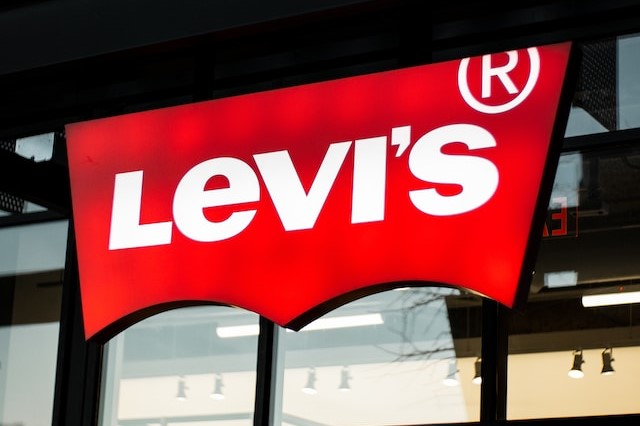 Levi's SWOT Analysis - The Strategy Story