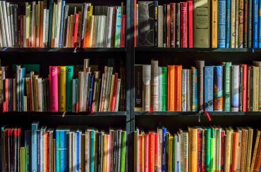 Top 10 Books for Motivation Every University Student Should Read