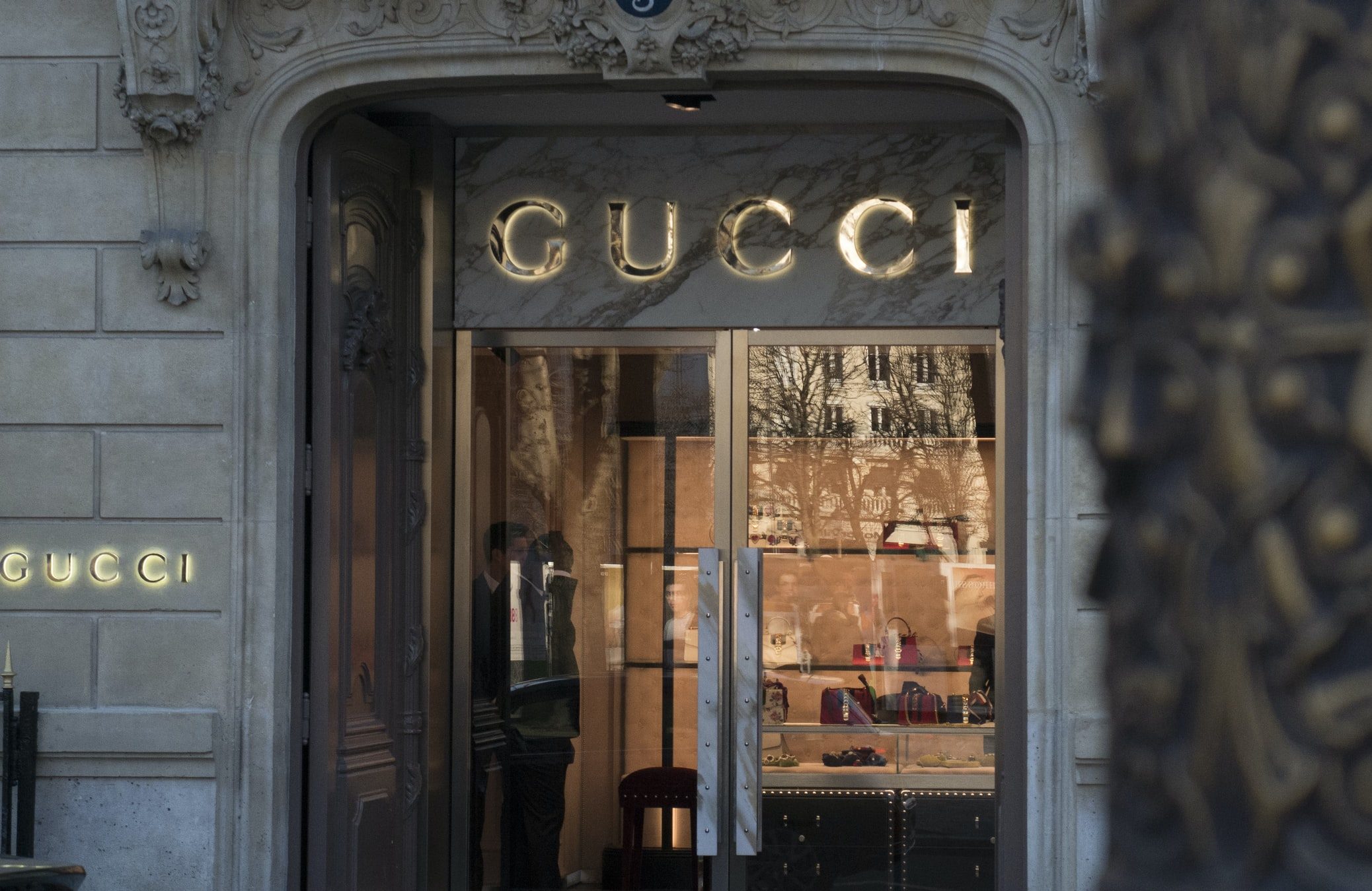 How did Gucci become the Luxury Symbol of the Fashion Industry?